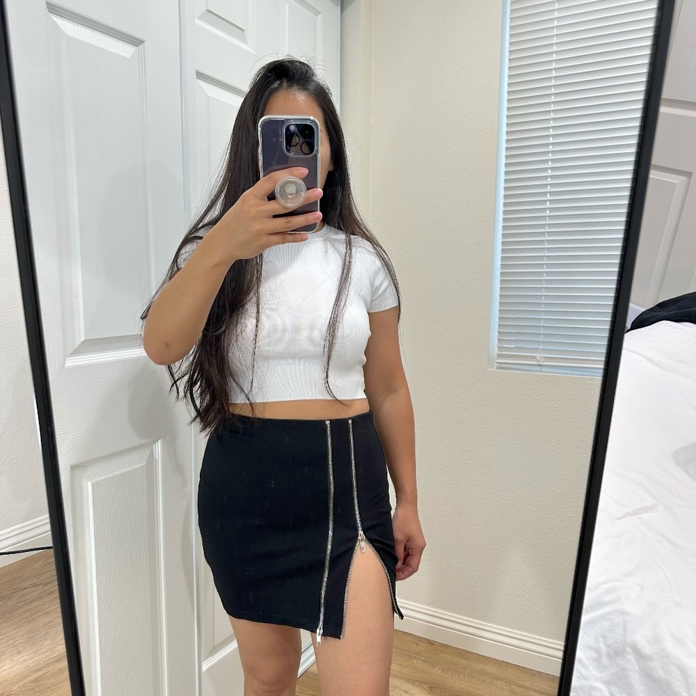 AQUA ZIP SLIT MINI SKIRT